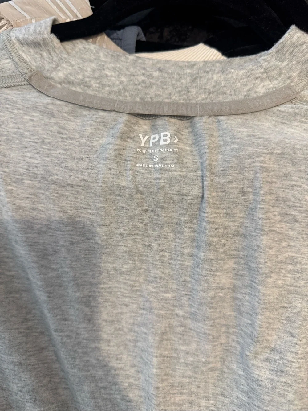 Abercrombie & Fitch Light Gray Long-Sleeve Crew Tee